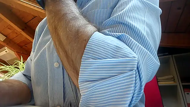 TWENTYONE0021 online show from March 17, 4:53 pm