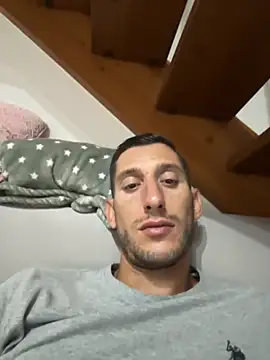 Snapshot of Gionnytav chatting on October 9, 8:25 pm Gionnytav online show from October 9, 8:25 pm