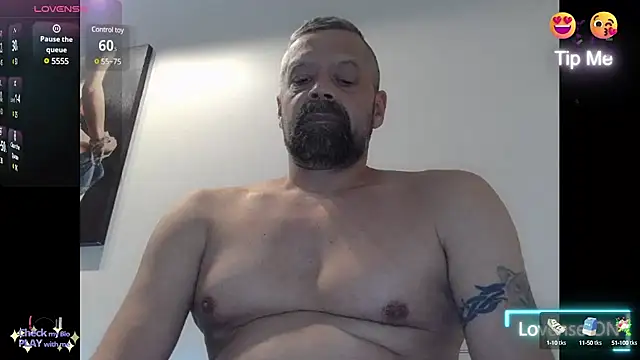 Snapshot of northman1977 chatting on December 11, 4:37 pm northman1977 online show from December 11, 4:37 pm