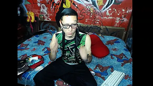 Snapshot of deivid_estrada chatting on February 3, 5:24 pm deivid estrada online show from February 3, 5:24 pm