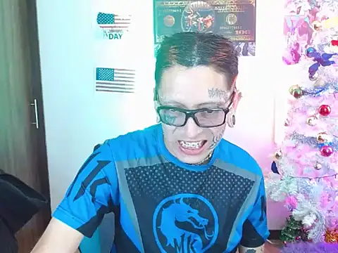 Snapshot of deivid_estrada chatting on December 10, 3:22 pm deivid estrada online show from December 10, 3:22 pm