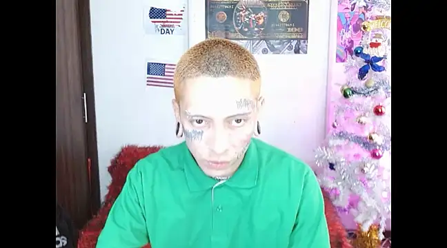 Snapshot of deivid_estrada chatting on January 4, 2:46 pm deivid estrada online show from January 4, 2:46 pm
