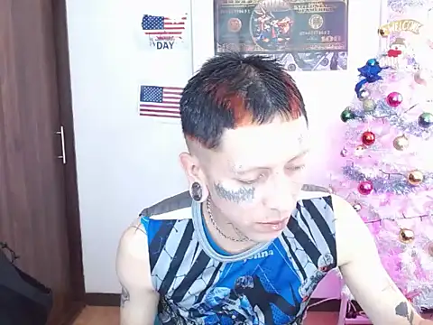 Snapshot of deivid_estrada chatting on December 3, 3:11 pm deivid estrada online show from December 3, 3:11 pm