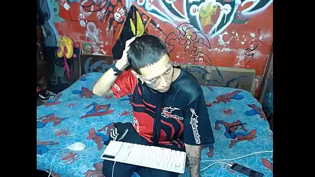 Snapshot of deivid_estrada chatting on February 12, 1:52 am deivid estrada online show from February 12, 1:52 am