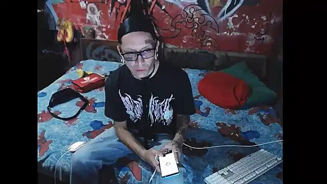 Snapshot of deivid_estrada chatting on February 2, 3:49 pm deivid estrada online show from February 2, 3:49 pm