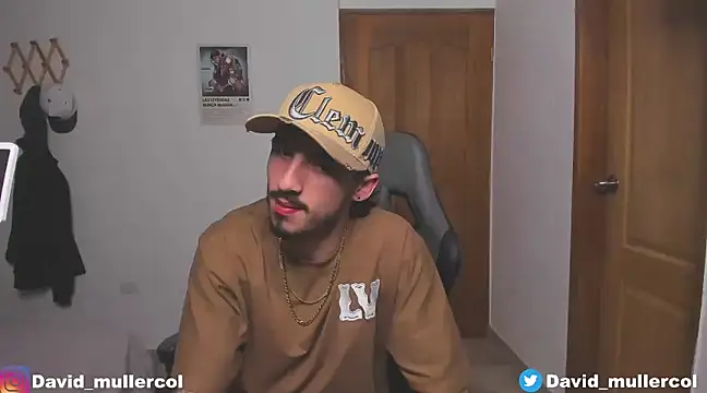 Snapshot of David_Brown18 chatting on December 27, 9:11 pm David Brown18 online show from December 27, 9:11 pm