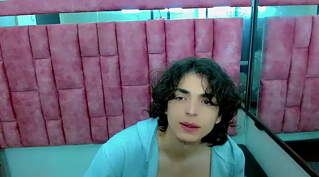 Snapshot of Sr_BonnyEthan chatting on March 12, 2:12 pm Sr BonnyEthan online show from March 12, 2:12 pm
