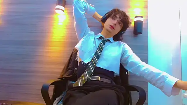 Sr BonnyEthan online show from April 1, 1:13 pm