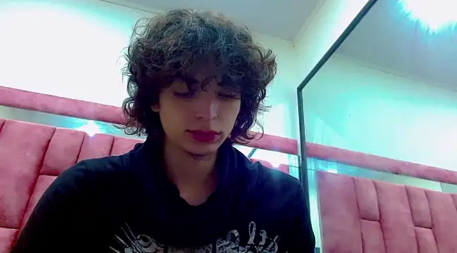 Snapshot of Sr_BonnyEthan chatting on February 3, 1:30 pm Sr BonnyEthan online show from February 3, 1:30 pm