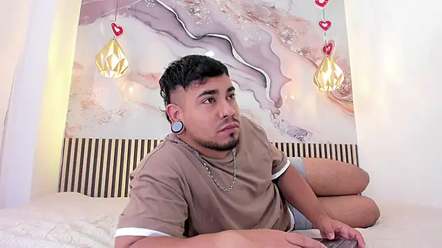 BrianMalonee online show from April 27, 12:46 pm