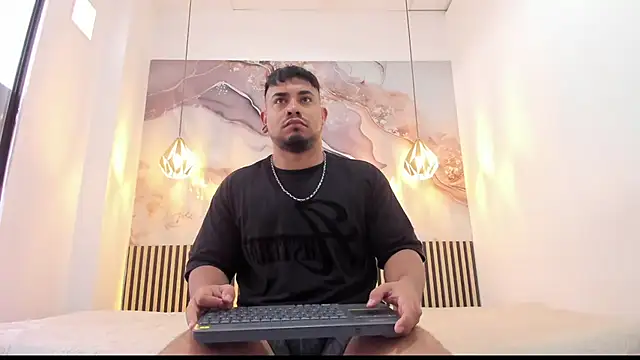 BrianMalonee online show from October 18, 1:05 pm