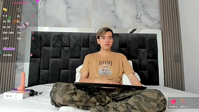 Snapshot of bunny_maxi chatting on January 25, 12:26 pm bunny maxi online show from January 25, 12:26 pm