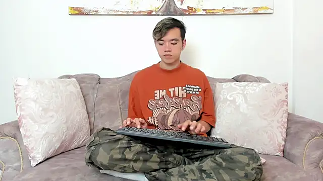 Snapshot of bunny_maxi chatting on March 11, 12:17 pm bunny maxi online show from March 11, 12:17 pm