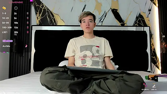 Snapshot of bunny_maxi chatting on January 9, 12:41 pm bunny maxi online show from January 9, 12:41 pm