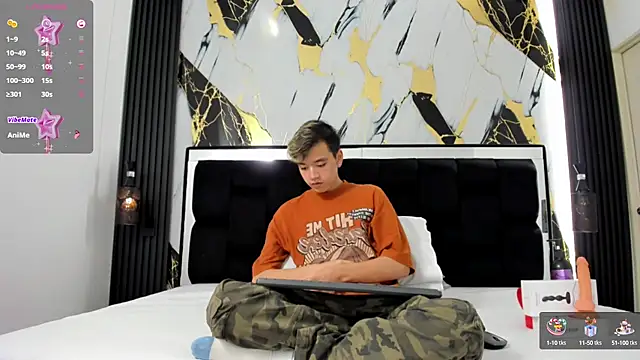 Snapshot of bunny_maxi chatting on March 15, 12:34 pm bunny maxi online show from March 15, 12:34 pm