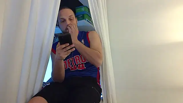 Snapshot of VitaminmanFL chatting on February 9, 8:56 pm VitaminmanFL online show from February 9, 8:56 pm