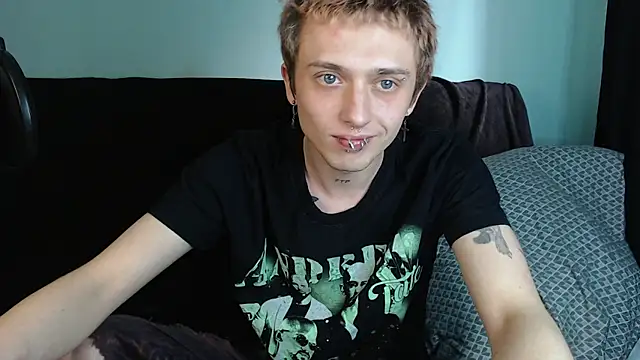 Snapshot of axxxturel chatting on December 4, 12:36 pm axxxturel online show from December 4, 12:36 pm