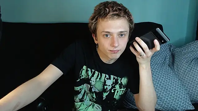 Snapshot of axxxturel chatting on December 11, 12:05 pm axxxturel online show from December 11, 12:05 pm