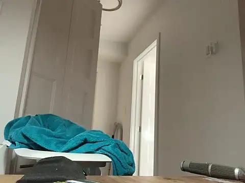 L0cKyseven77 online show from January 6, 12:48 am