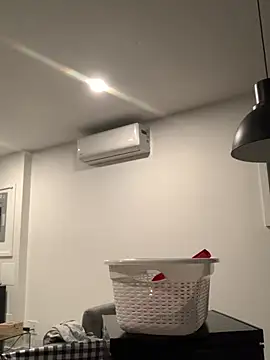 L0cKyseven77 online show from December 21, 8:50 am