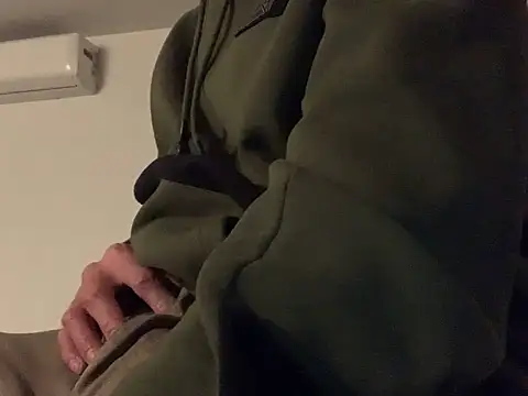 L0cKyseven77 online show from December 30, 3:03 am