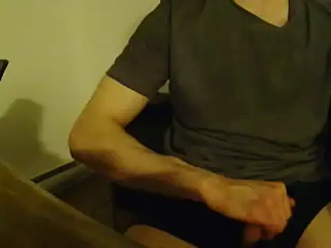 L0cKyseven77 online show from March 18, 9:23 am