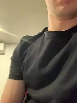 L0cKyseven77 online show from January 1, 8:24 am