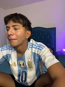 Leonarrrd 01 online show from October 16, 1:35 am