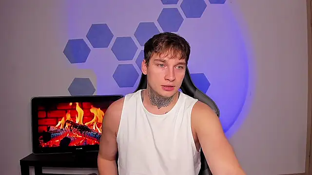 Snapshot of Chris_Tyson chatting on October 3, 12:43 pm Chris Tyson online show from October 3, 12:43 pm