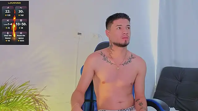 EdwardRoss  online show from April 28, 8:02 pm