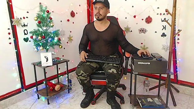 Snapshot of KalethBigDick chatting on December 18, 5:48 am KalethBigDick online show from December 18, 5:48 am