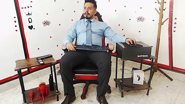 Snapshot of KalethBigDick chatting on September 15, 3:41 am KalethBigDick online show from September 15, 3:41 am