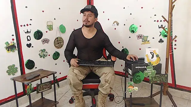 Snapshot of KalethBigDick chatting on March 21, 4:40 pm KalethBigDick online show from March 21, 4:40 pm