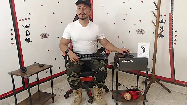 Snapshot of KalethBigDick chatting on March 6, 5:03 am KalethBigDick online show from March 6, 5:03 am