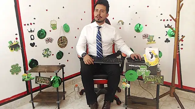 Snapshot of KalethBigDick chatting on March 18, 4:50 pm KalethBigDick online show from March 18, 4:50 pm