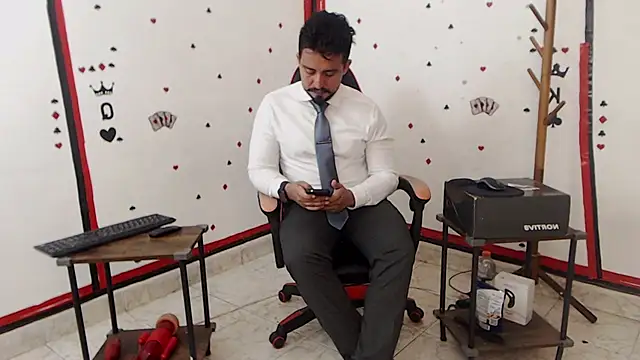 Snapshot of KalethBigDick chatting on September 25, 7:18 am KalethBigDick online show from September 25, 7:18 am
