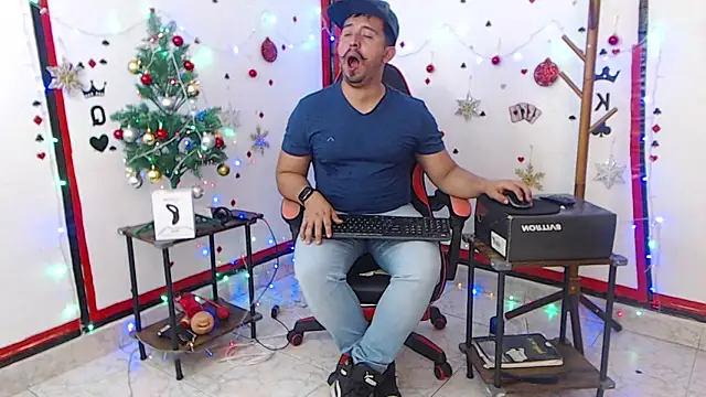 Snapshot of KalethBigDick chatting on December 26, 12:03 am KalethBigDick online show from December 26, 12:03 am