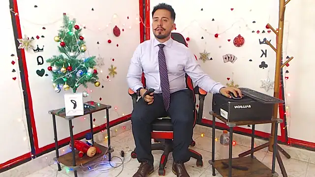 Snapshot of KalethBigDick chatting on December 12, 8:43 pm KalethBigDick online show from December 12, 8:43 pm