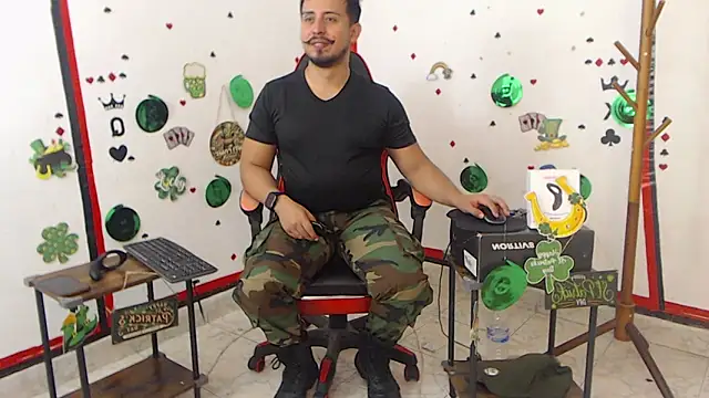 Snapshot of KalethBigDick chatting on March 20, 4:53 pm KalethBigDick online show from March 20, 4:53 pm