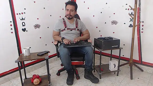 Snapshot of KalethBigDick chatting on October 4, 12:10 pm KalethBigDick online show from October 4, 12:10 pm