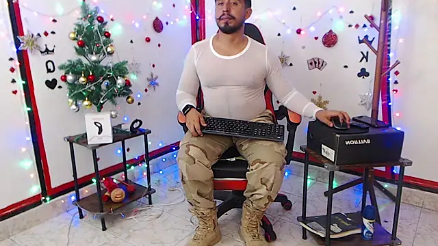 Snapshot of KalethBigDick chatting on December 24, 5:38 am KalethBigDick online show from December 24, 5:38 am