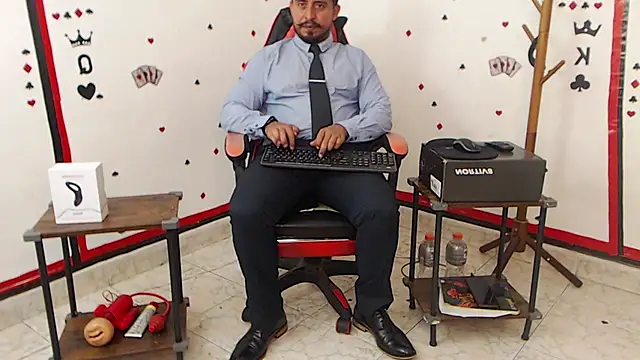 Snapshot of KalethBigDick chatting on January 17, 11:49 am KalethBigDick online show from January 17, 11:49 am