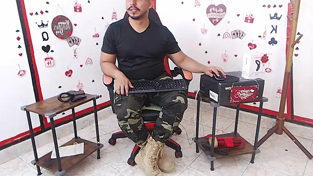 Snapshot of KalethBigDick chatting on February 12, 5:47 am KalethBigDick online show from February 12, 5:47 am