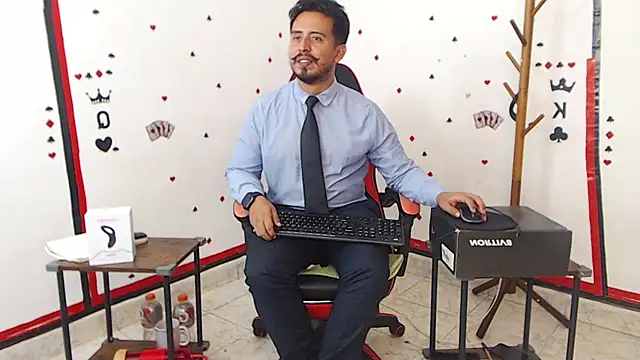 Snapshot of KalethBigDick chatting on January 19, 3:18 am KalethBigDick online show from January 19, 3:18 am