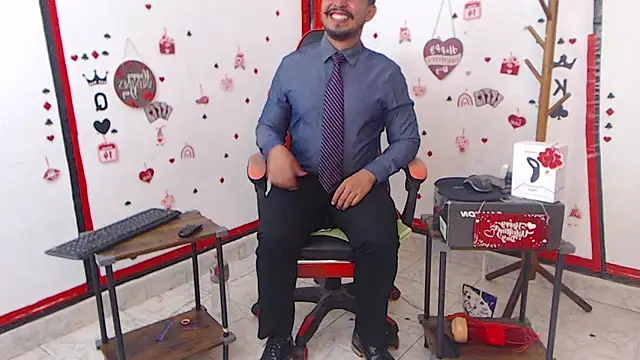 Snapshot of KalethBigDick chatting on February 21, 8:39 am KalethBigDick online show from February 21, 8:39 am