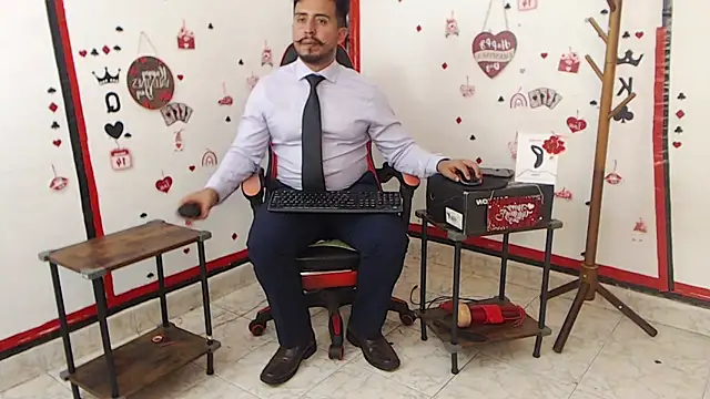 Snapshot of KalethBigDick chatting on February 16, 3:05 am KalethBigDick online show from February 16, 3:05 am