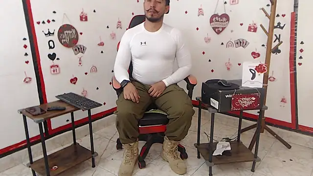 Snapshot of KalethBigDick chatting on February 24, 2:15 pm KalethBigDick online show from February 24, 2:15 pm