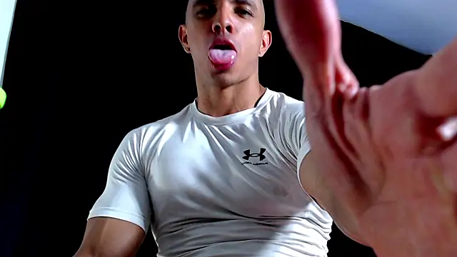 Antonywebb94 online show from November 3, 5:33 am