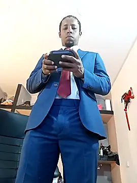 AlejoKhalifa  online show from April 13, 10:38 am