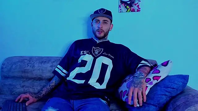 Snapshot of Drako_Lamar chatting on October 7, 2:04 am Drako Lamar online show from October 7, 2:04 am